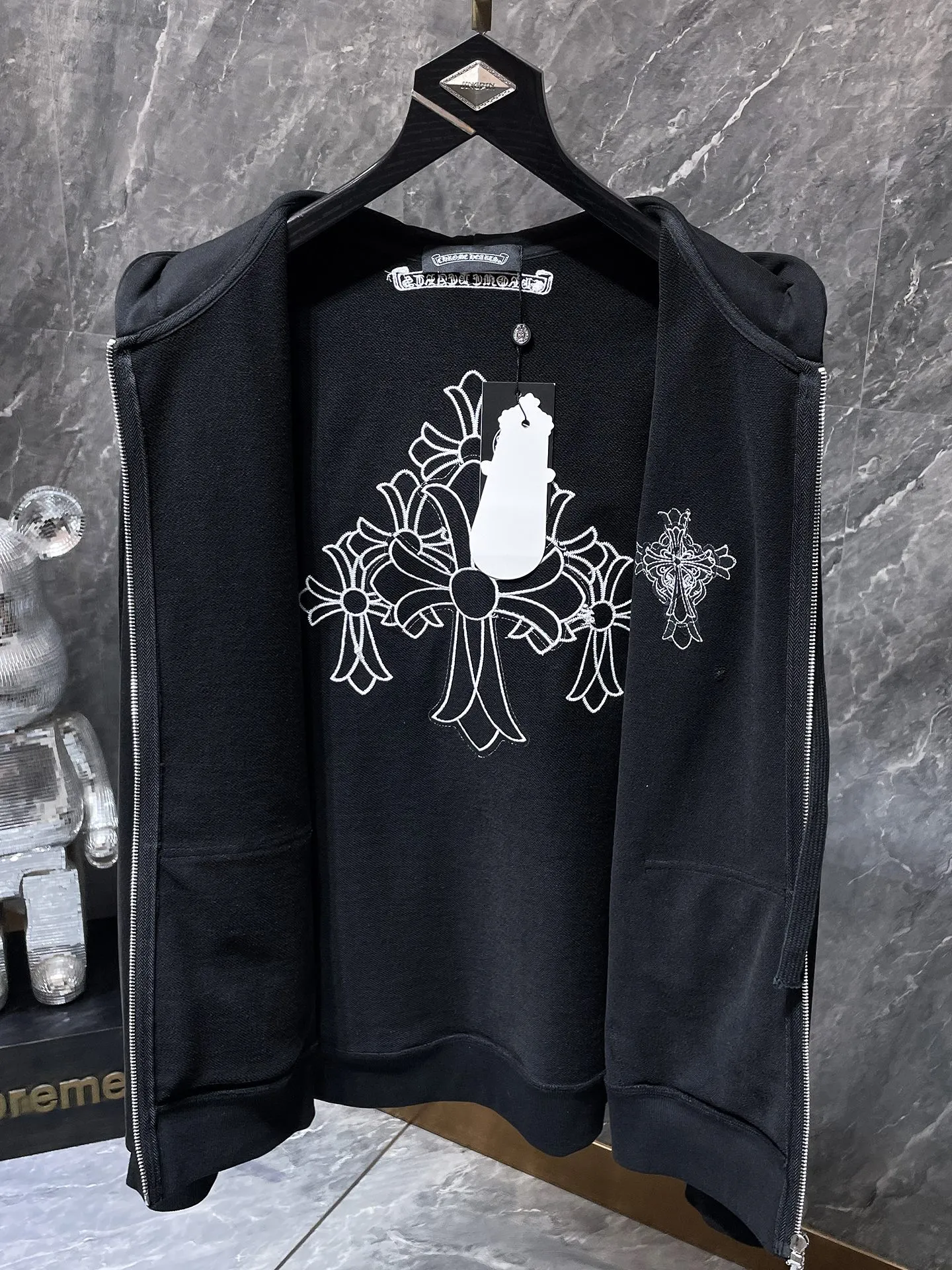 P270 Chrome Hearts Autumn and Winter 2025 Counter Synchronization Chrome Cross Heavy Industry Handmade Patch Embroidered Willow Hooded Sweatshirt Improved Customized Version 1:1 High Weight High Quality Fabric Recommended Color: White Black Size: S, M, L, XL